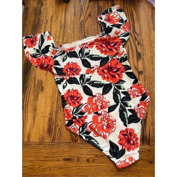 Floral ruffle shoulder one piece swimsuit size XL - Picture 2 of 6